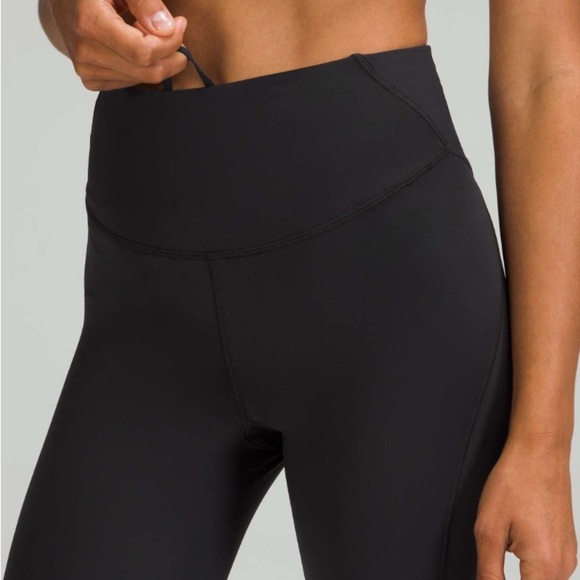 Lululemon Base Pace High-Rise Tight 25" in Black Size 8 - Picture 3 of 7